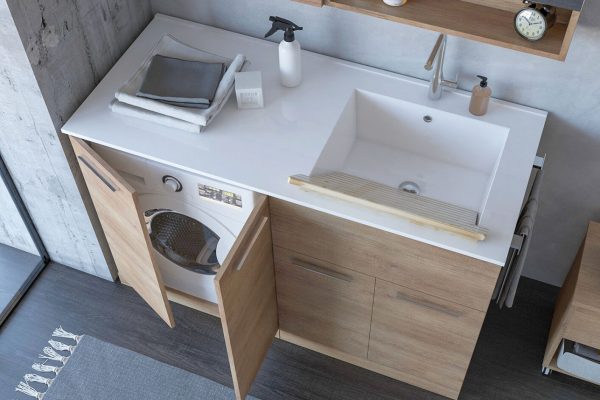 Mobile bagno coprilavatrice in legno. Mobili lavanderia